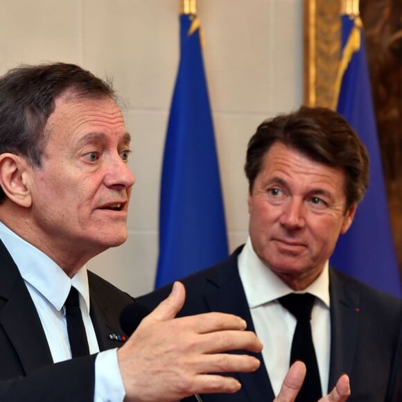 Francis Huster lors de la conférence de presse afin d'annoncer la création d'une troupe de théâtre le 2 mai 2016, à la mairie de Nice. ©Bruno Bebert / Bestimage