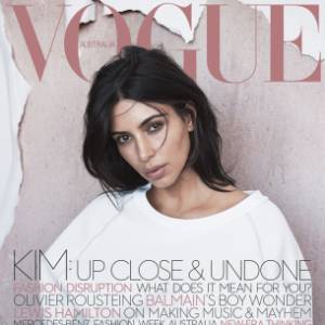 Kim Kardashian en couverture du magazine Vogue Australia. Numéro de mai 2016.