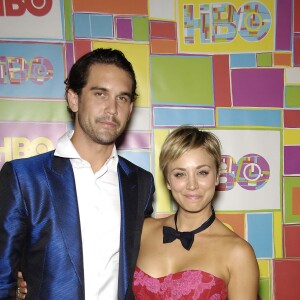 Ryan Sweeting et sa femme Kaley Cuoco lors de la "HBO Emmy After party" au Pacific Design Center à Los Angeles, le 25 août 2014.