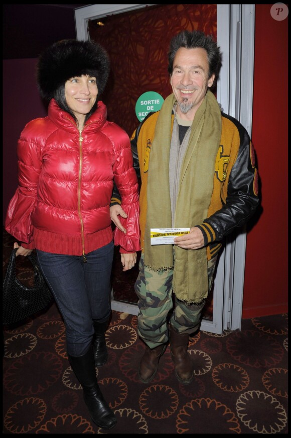 Florent Pagny et sa femme Azucena - Avant-première du film "Protéger et servir" à Paris en 2010.