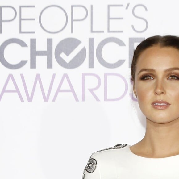 Camilla Luddington à la soirée People's Choice Awards 2016 à Los Angeles, le 6 janvier 2016 © CPA/Bestimage06/01/2016 - Los Angeles