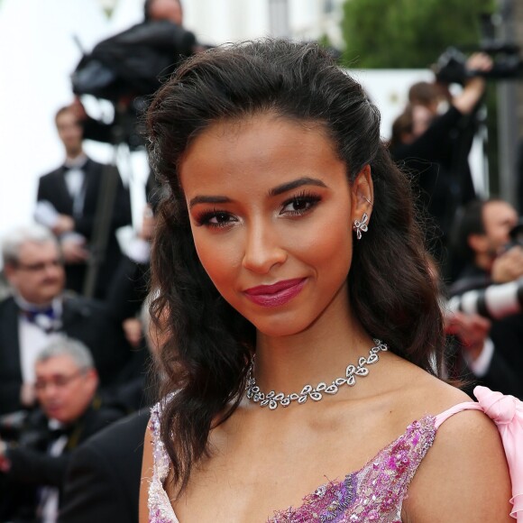 Flora Coquerel (robe Elie Kuame, talons Zanotti, bijoux Montblanc, maquillage et coiffure Franck Provost) pour la première fois sur les marches - Montée des marches du film "The BFG" ("Le BGG Le Bon Gros Géant") lors du 69ème Festival International du Film de Cannes. Le 14 mai 2016. © Borde-Jacovides-Moreau/Bestimage