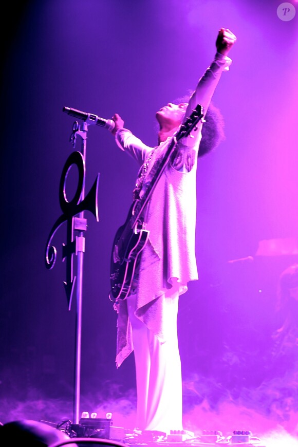 Le chanteur Prince en concert au Zénith à Paris. Le 1er juin 2014