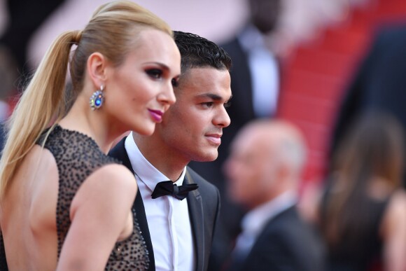 Hatem Ben Arfa et Angela Donava au Festival de Cannes le 16 mai 2016 lors de la montée des marches pour la projection du film Loving de Jeff Nichols.