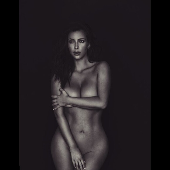 Lorsque Kim Kardashian publie des selfies nus sur Instagram.