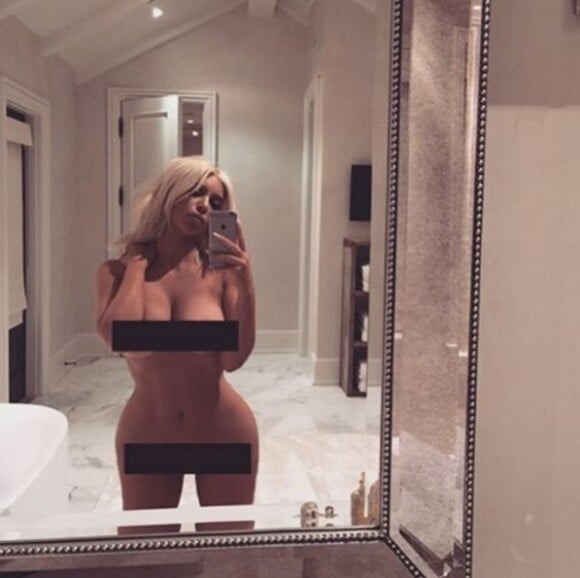 Lorsque Kim Kardashian publie des selfies nus sur Instagram.