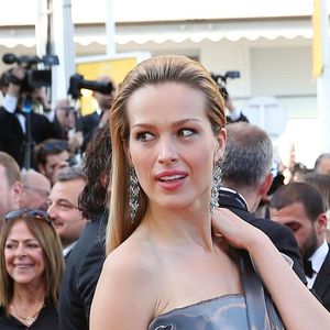Petra Nemcova en robe SAFiYAA - Montée des marches du film "Julieta" lors du 69e Festival International du Film de Cannes. Le 17 mai 2016. © Olivier Borde-Cyril Moreau/Bestimage