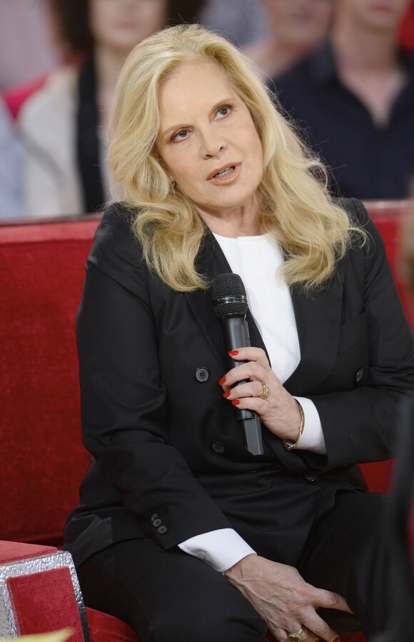 Sylvie Vartan - Enregistrement de l'émission "Vivement Dimanche" à Paris le 2 Décembre 2015
