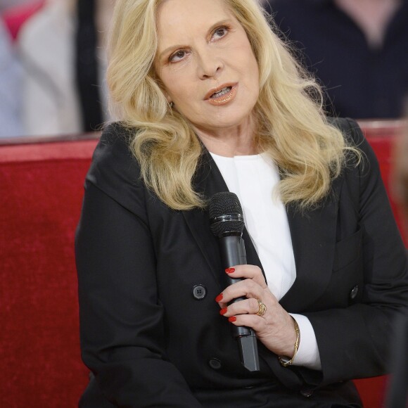 Sylvie Vartan - Enregistrement de l'émission "Vivement Dimanche" à Paris le 2 Décembre 2015