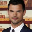 Taylor Lautner à première de ‘The Ridiculous 6 Netflix' à AMC Universal City Walk Stadium 19 à Los Angeles, le 30 novembre 2015
