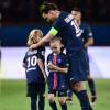 Zlatan et ses deux fils Maximilian et Vincent - Les adieux de Zlatan au Parc. Zlatan Ibrahimovic fête la victoire du PSG sur Nantes (ainsi que la première place du championnat) et son dernier match en championnat sous les couleurs du PSG au Parc des Princes à Paris le 14 mai 2016