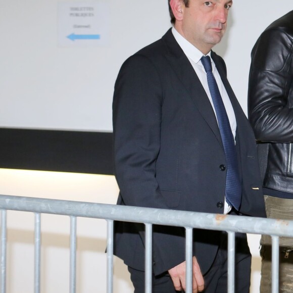 Thomas Vergara et son avocat au tribunal de Nanterre pendant les délibérés du procès de Nabilla Benattia le 19 mai 2016