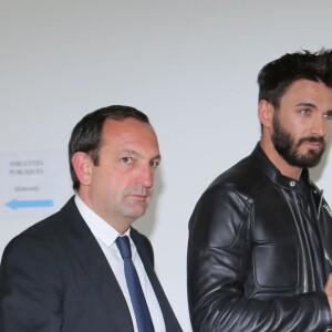 Thomas Vergara et son avocat au tribunal de Nanterre pendant les délibérés du procès de Nabilla Benattia le 19 mai 2016