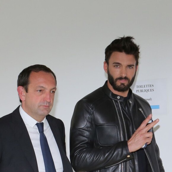 Thomas Vergara et son avocat au tribunal de Nanterre pendant les délibérés du procès de Nabilla Benattia le 19 mai 2016