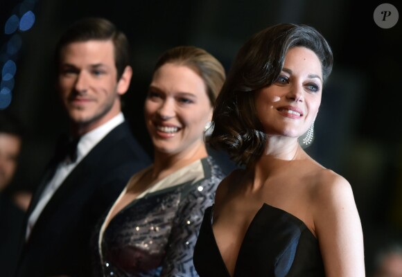 Marion Cotillard - Montée des marches du film "Juste la fin du monde" lors du 69ème Festival International du Film de Cannes. Le 19 mai 2016. © Giancarlo Gorassini/Bestimage