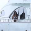 Louis Tomlinson des One Direction et sa petite amie Danielle Campbell profitent de leurs vacances sur yacht à Cabo San Lucas, le 14 mai 2016