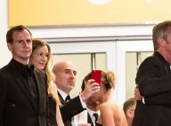 Charlize Theron enlace Sean Penn à Cannes : Un tendre moment qui sonne faux