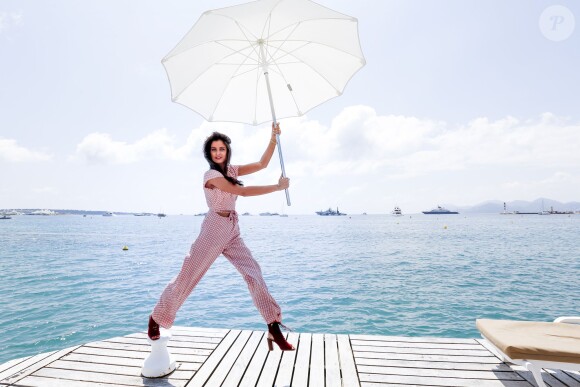 Exclusif - Malika Ménard en rendez-vous portrait sur la plage Bâoli pendant le 69ème Festival international du film de Cannes le 19 mai 2016. © Doignon / LMS / Bestimage