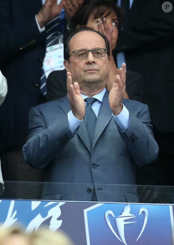 François Hollande à la finale de la Coupe de France de football (PSG / OM) au Stade de France à Saint-Denis le 21 mai 2016. Le PSG remporte le match 4 - 2.