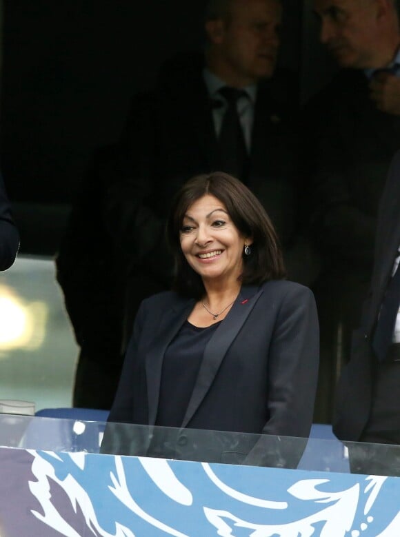 La maire de Paris Anne Hidalgo à la finale de la Coupe de France de football (PSG / OM) au Stade de France à Saint-Denis le 21 mai 2016. Le PSG remporte le match 4 - 2.