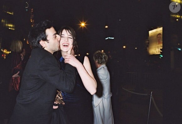 Yvan Attal et Charlotte Gainsbourg lors de la cérémonie des César 2000