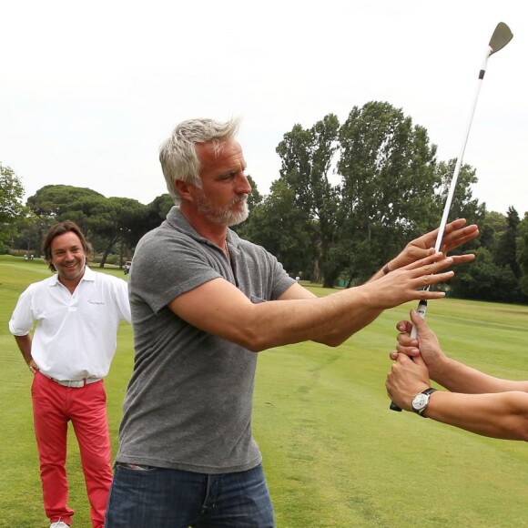 David Ginola et Dany Boon de belle humeur lors de la 4e édition de la Mapauto Golf Cup au Golf Old course à Mandelieu-la-Napoule, le 12 juin 2015.