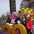  David Ginola et sa femme Coraline avec leurs enfants Carla et Andrea à Disneyland Paris en mars 2012 