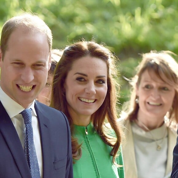 Le prince William, la duchesse Catherine de Cambridge et le prince Harry en visite au Chelsea Flower Show 2016 à Londres, le 23 mai 2016.