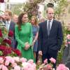 Le prince William, la duchesse Catherine de Cambridge et le prince Harry en visite au Chelsea Flower Show 2016 à Londres, le 23 mai 2016.