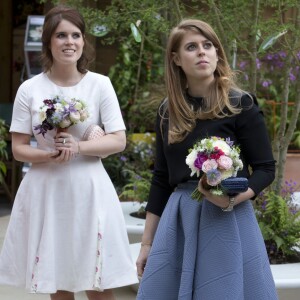 La princesse Eugenie d'York et la princesse Beatrice d'York au Chelsea Flower Show 2016 à Londres, le 23 mai 2016.