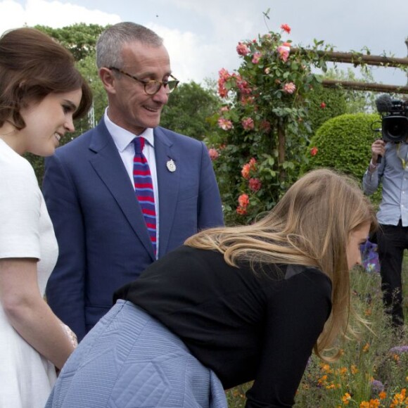 La princesse Eugenie d'York et la princesse Beatrice d'York au Chelsea Flower Show 2016 à Londres, le 23 mai 2016.