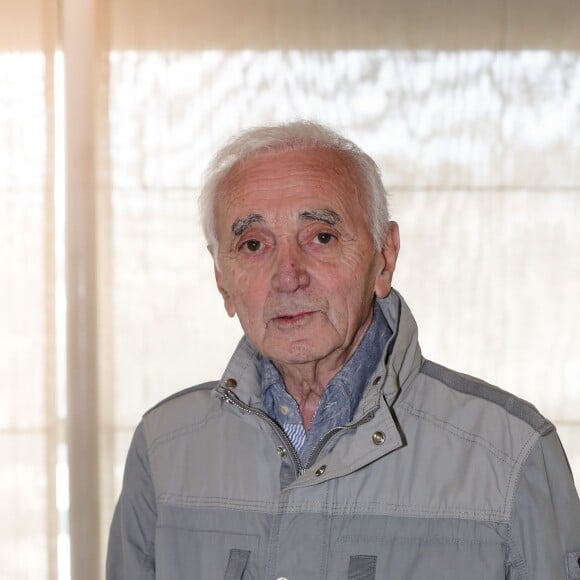 Exclusif - Charles Aznavour fête ses 92 ans après la remise du prix 2016 "Charles Aznavour" à Valérie Toranian pour son livre "L'Etrangère" à l'hôtel du Département des Bouches-du-Rhône à Marseille le 24 mai 2016. ©Philippe Doignon / Bestimage