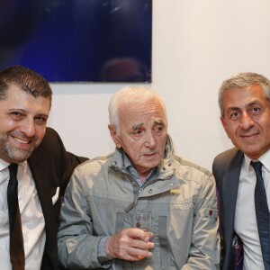 Richard Findykian, Charles Aznavour et Didier Parakian - Charles Aznavour remet le "Prix 2016 Charles Aznavour" à Valérie Toranian pour son livre "L'Etrangère à l'hôtel du Département des Bouches-du-Rhône à Marseille le 23 mai 2016. © Philippe Doignon / Bestimage