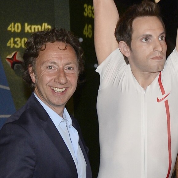 Stéphane Bern, Renaud Lavillenie et Gérard Holtz - Renaud Lavillenie inaugure son double de cire au Musée Grévin à Paris le 24 mai 2016. © Coadic Guirec/Bestimage