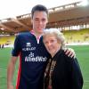 Louis Ducruet, fils de la princesse Stéphanie de Monaco,avec sa grand-mère Maguy Ducruet (mère de Daniel Ducruet) lors du traditionnel match de football caritatif opposant l'A.S. Star Team for Children à l'Association Mondiale des Pilotes de F1, au stade Louis-II le 24 mai 2016 à Monaco. Les pilotes ont remporté le match sur le score de 3 à 1. © Bruno Bebert / Bestimage