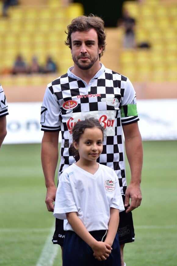 Fernando Alonso lors du traditionnel match de football caritatif opposant l'A.S. Star Team for Children à l'Association Mondiale des Pilotes de F1, au stade Louis-II le 24 mai 2016 à Monaco. Les pilotes ont remporté le match sur le score de 3 à 1. © Bruno Bebert / Bestimage