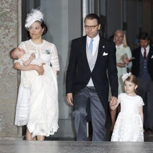 La princesse Victoria de Suède et son fils le prince Oscar, le prince Daniel de Suède et sa fille la princesse Estelle - Baptême du prince Oscar de Suède à Stockholm en Suède le 27 mai 2016.