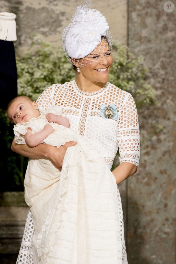 La princesse Victoria de Suède et son fils le prince Oscar - Baptême du prince Oscar de Suède à Stockholm en Suède le 27 mai 2016.