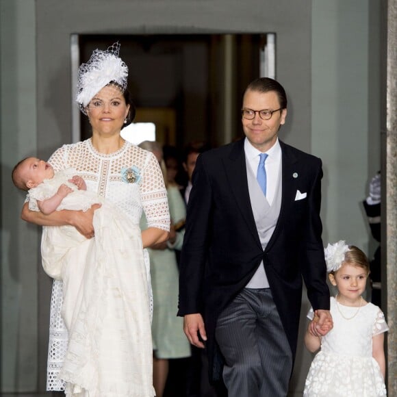 La princesse Victoria de Suède et son fils le prince Oscar, le prince Daniel de Suède et sa fille la princesse Estelle - Baptême du prince Oscar de Suède à Stockholm en Suède le 27 mai 2016.