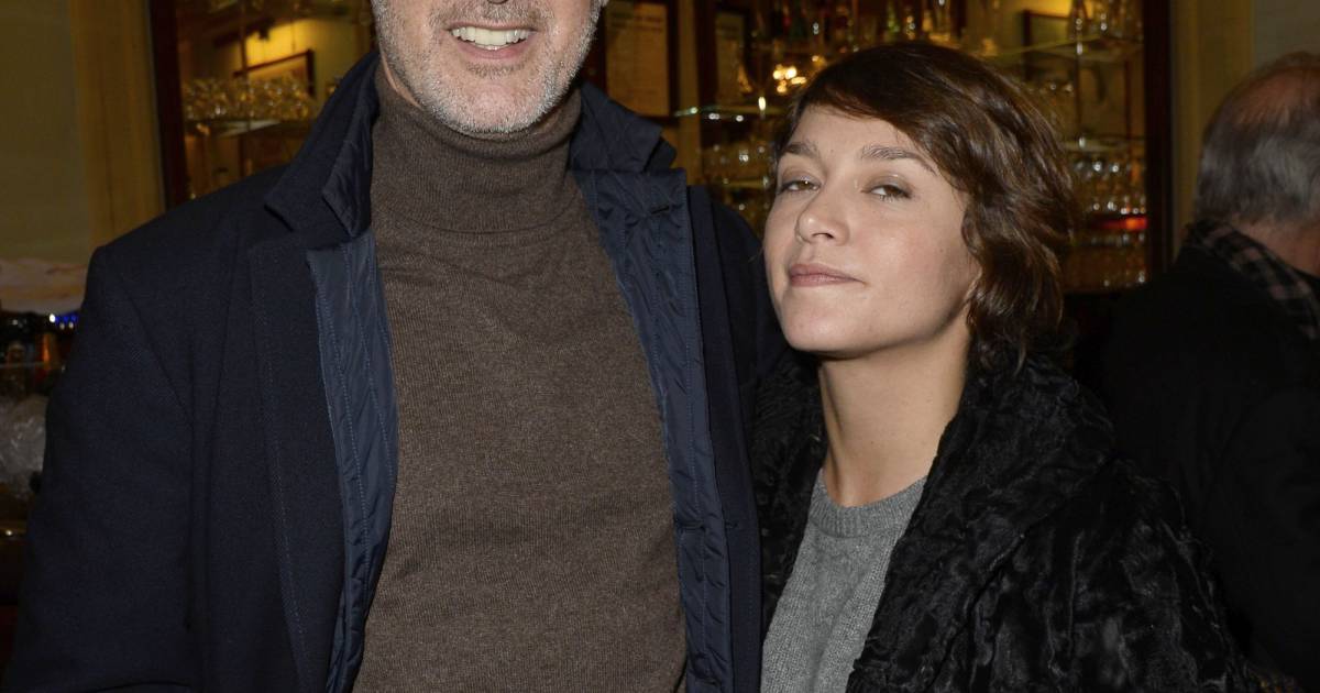Emma de Caunes dévoile une tendre photo d'elle à 6 ans avec son papa