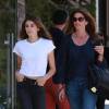 Exclusif - Cindy Crawford et sa fille Kaia se baladent et font du shopping dans les rues de Malibu, le 23 mai 2016 © CPA/Bestimage23/05/2016 - Malibu