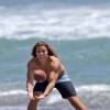 Exclusif - Joseph Baena, le fils illégitime de Arnold Schwarzenegger joue au football sur une plage à Malibu, le 16 mai 2016