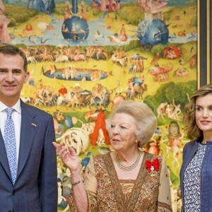 Le roi Felipe VI, la reine Letizia d'Espagne et la princesse Beatrix des Pays-Bas ont inauguré l'exposition "El Bosco" consacrée au peintre Jérôme Bosch au musée du Prado à Madrid, le 30 mai 2016.