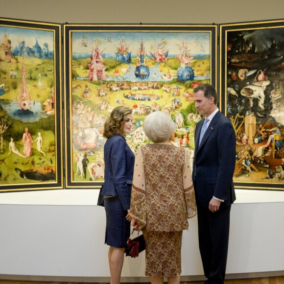 Le roi Felipe VI, la reine Letizia d'Espagne et la princesse Beatrix des Pays-Bas ont inauguré l'exposition "El Bosco" consacrée au peintre Jérôme Bosch au musée du Prado à Madrid, le 30 mai 2016.