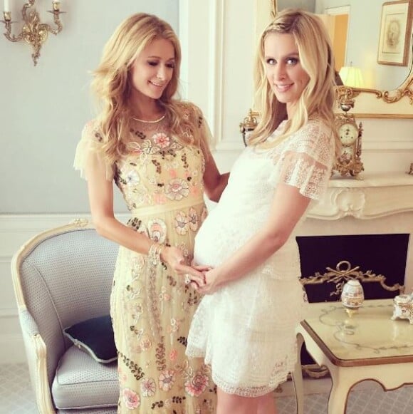 Paris Hilton et sa soeur Nicky pour la baba-shower de cette dernière, à New York, le 1er juin 2016
