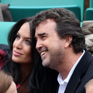 Arnaud Lagardère et sa femme Jade Foret - People dans les tribunes des internationaux de France de tennis à Roland Garros le 1er juin 2016. © Dominique Jacovides / Bestimage