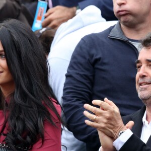 Arnaud Lagardère et sa femme Jade Foret - People dans les tribunes des internationaux de France de tennis à Roland Garros le 1er juin 2016. © Dominique Jacovides / Bestimage