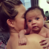 Photo de Chrissy Teigen et sa fille Luna publiée le 18 mai 2016.