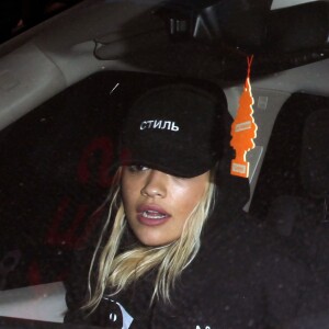 Peut-être un nouveau couple ? Rita Ora et Justin Bierber ont passé la soirée ensemble à Los Angeles, le 1er juin 2016. Ils ont d'abord été vu à la Kitchen 24et ensuite au Warwick nightclub à Hollywood. En sortant Justin Bieber s'est caché le visage avec sa capuche.