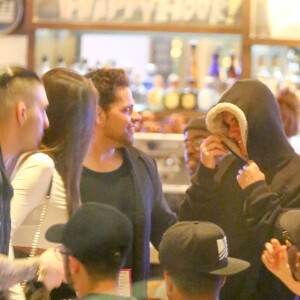 Justin Bieber et Rita Ora mangent un morceau au restaurant Kitchen 24 après avoir passé la soirée au club Warwick. Los Angeles, le 2 juin 2016